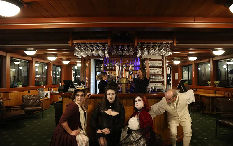 GhostTour4 Ghost Tour Guides on the classic yacht Northern Lights